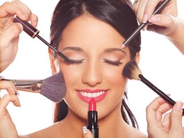 Avantages de l'étude du maquillage professionnel
