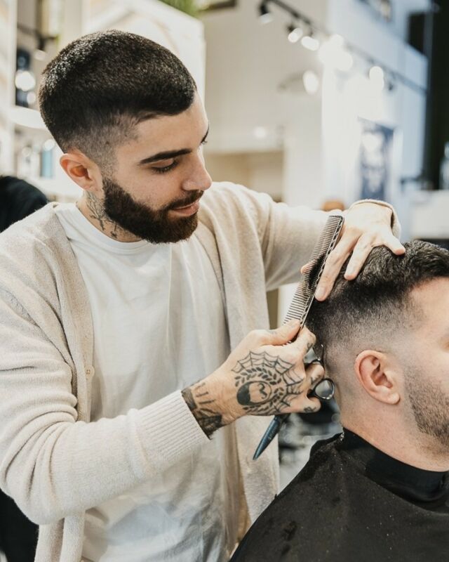 Bringing your vision to life, one trim at a time ⚡
Schedule your next appointment today! (514) 735-4432
